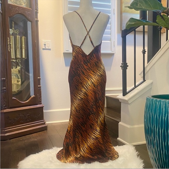🌺SOLD🌺 Victoria’s Secret Silky Satin Tiger Print Vintage Maxi Gown Slip Dress - Picture 8 of 10